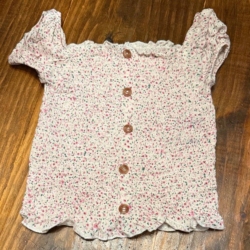 Smocked Floral Button-Front Crop Top in Cream and Pink